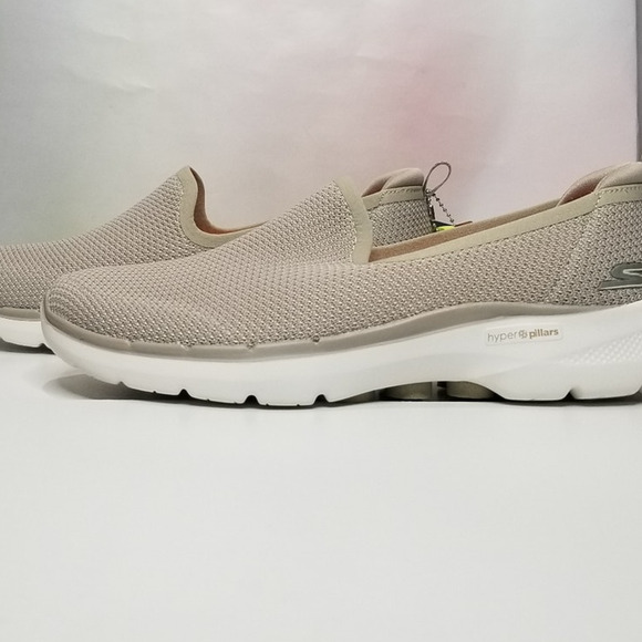 Skechers Women's Go Walk 6 Clear Virtue  Size 9.5 Natural   NWT - Picture 1 of 8